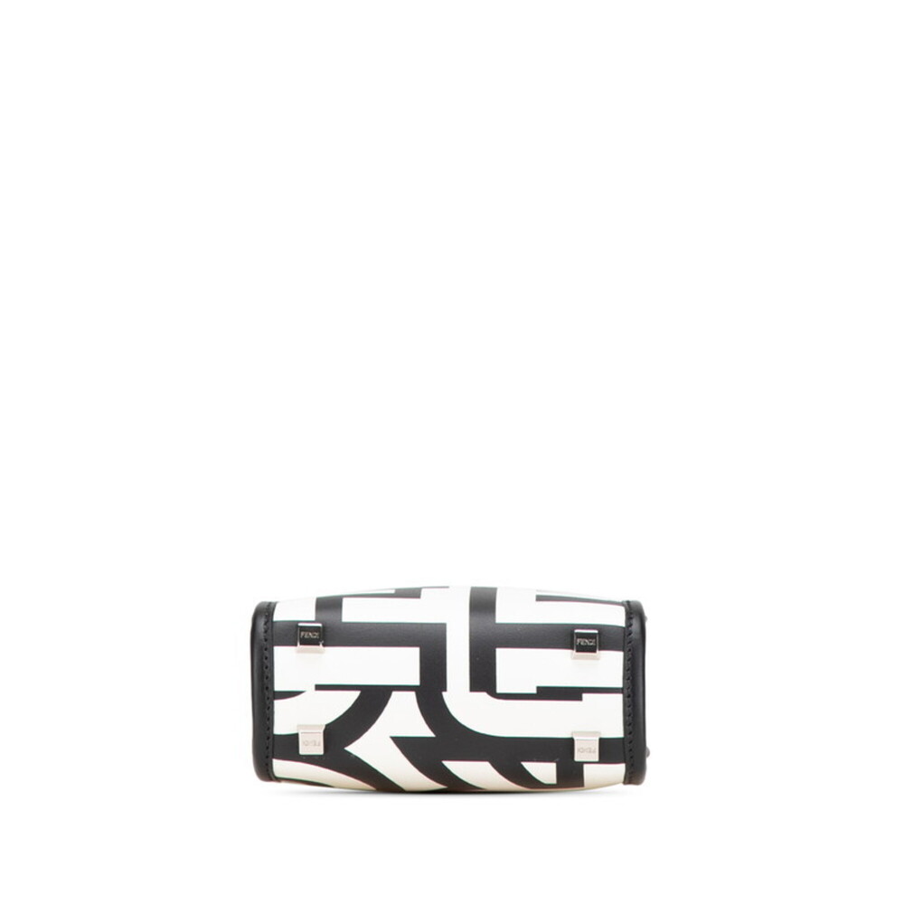 FENDI Black Leather Shoulder Bag - Picture 3 of 11